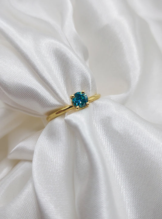 RING - 18k geelgoud, blauwe labodiamant
