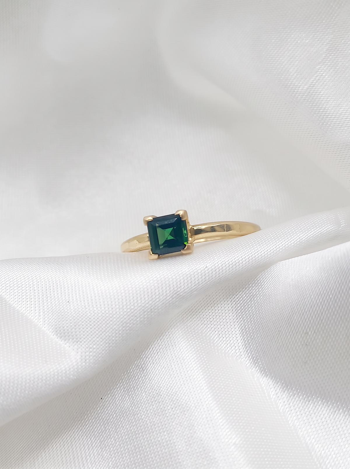 RING - 18k geelgoud, donkergroene toermalijn
