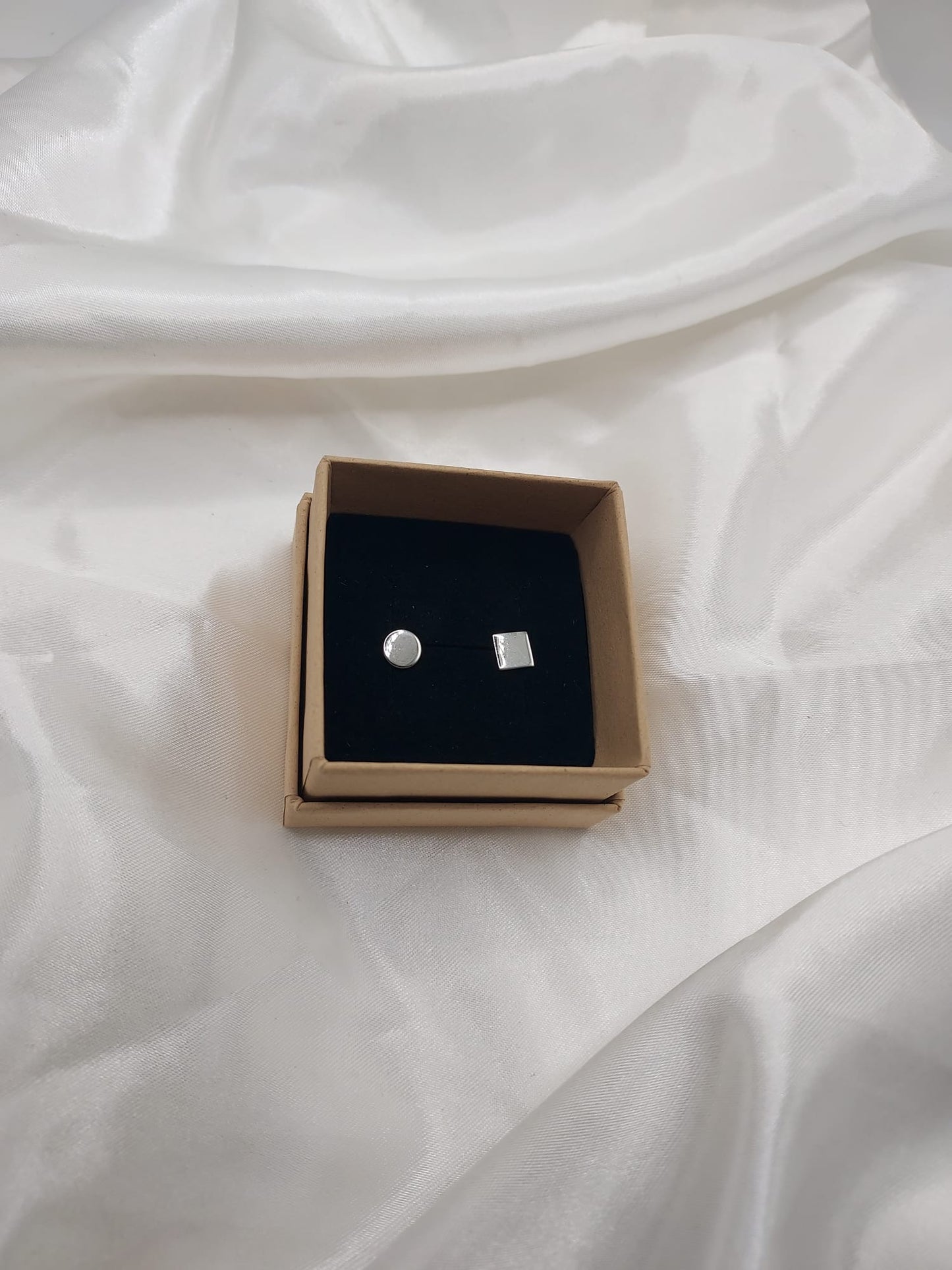 Geometrische zilveren oorstekers